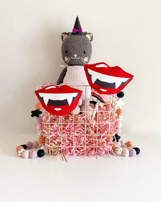 Vampire Fangs Tag/Wand