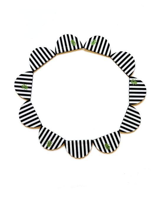 Beetlejuice Scallop Garland